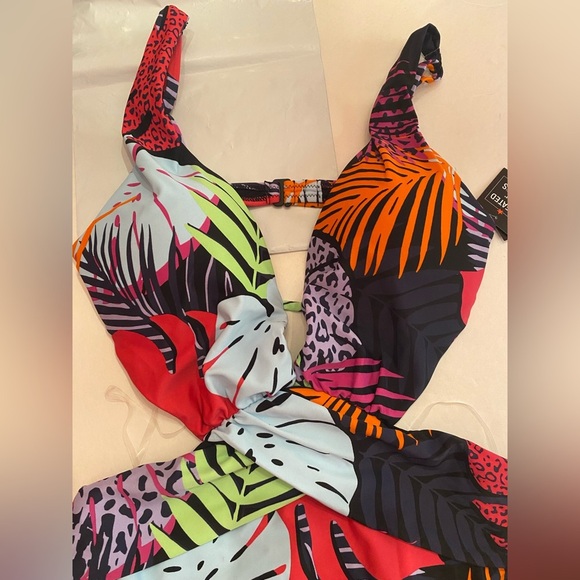 NWT Bar III Women's Swimsuit Size Medium Bright Palm Prowl Cross Front Monokini - Picture 6 of 13